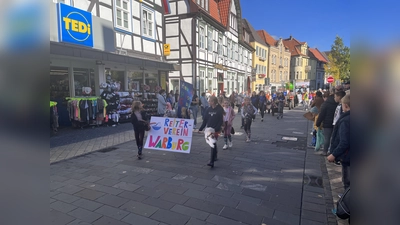 Großer Festumzug.  (Foto: Julia Sürder)
