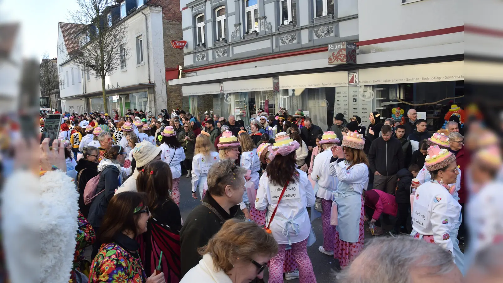 Auf Steinheims Straßen gings mal wieder besonders lustig zu. (Foto: Marc Otto)
