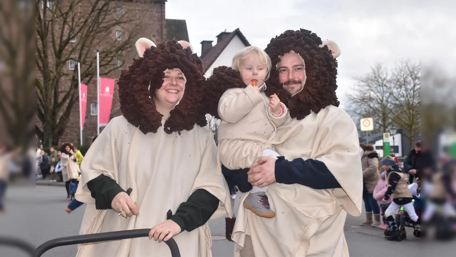 Der Kindercarnevalsumzug war ein tolles Erlebnis für Kinder und Eltern.  (Foto: Barbara Siebrecht)