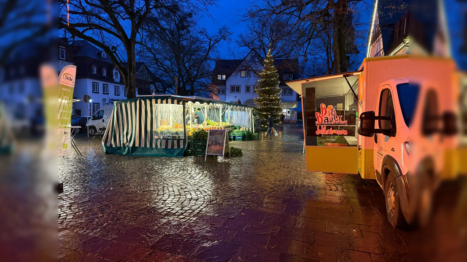 Weihnachtsmarkt Beverungen mit Wochenmarkt (Foto: privat)