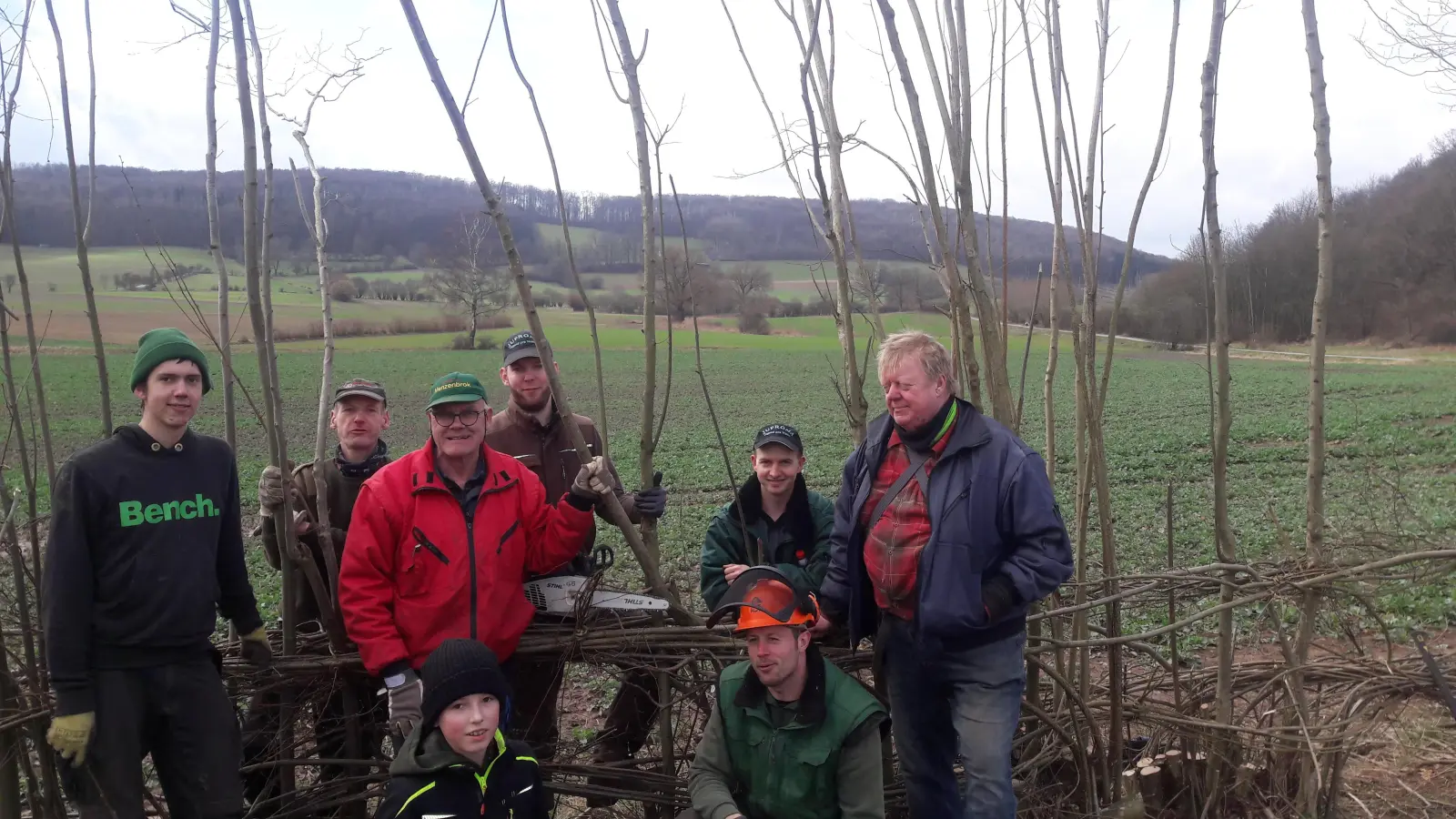 Jakob Kros, Martin Unruhe, Ferdinand Lüking. Davor Lukas Bentfeld, Maxi Fröhling, Ralf Sander, Christoph Drewes und Stephan Lücking.<br>Nicht im Bild: Jonathan Lippe, Karsten Sander und Lutz Walter. (Foto: privat)