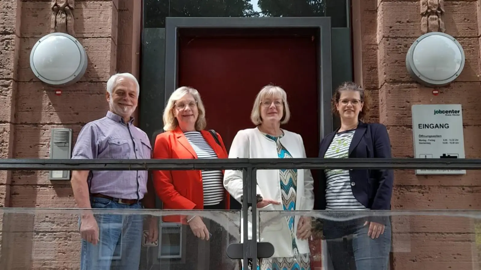 V.l.: Ralf Kusserow (Jobcenter), Brigitte Kaese (Bereichsleitung Diakonie), Elke Harms (Diakonie) und Tanja Hartmann (Leitung Jobcenter). (Foto: Diakonie Paderborn-Höxter e.V. )