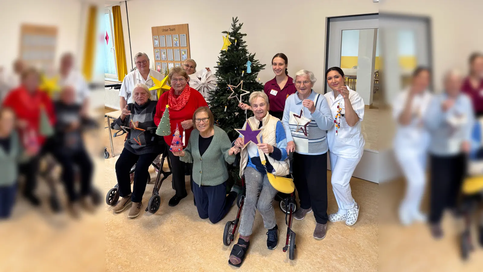 Die Mitarbeiterinnen Monika Helmer-Schamber (hinten von links), Natalia Serr, Dorothea Jung und Gizem Tüfekci freuen sich über eine besinnliche Adventszeit mit den Patienten in der geriatrischen Tagesklinik des St. Rochus Krankenhauses in Steinheim. (Foto: KHWE)