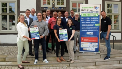 Viele Hände fassen mit an, um die Holz- und Technologietage mit einer angemessenen Premiere zu präsentieren. (Foto: privat)