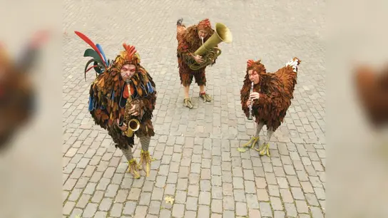 Mit „Cock-Tales” von PasParTout bevölkert ein prachtvoll gefiederter musikalischer Hühnerhaufen die Weserscholle. (Foto: privat)