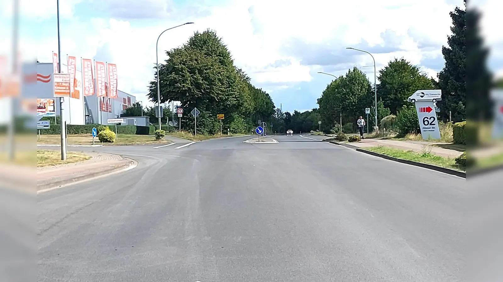 Die betreffende Fahrbahn am Ortseingang Höxter. (Foto: Straßen.NRW)