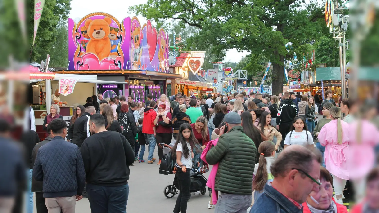 Besuchermagnet Festplatz. (Foto: Archiv)