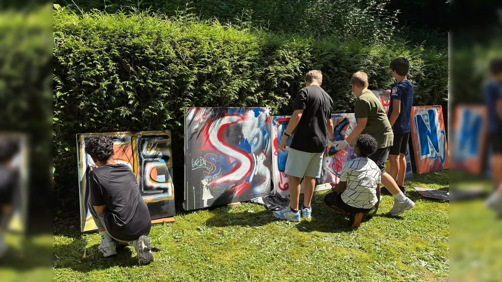 Bereits vor den Sommerferien wurden von einzelnen Projektgruppen Deko-Elemente für die Feierlichkeiten entworfen und hergestellt. (Foto: Marie-Durant-Schule)