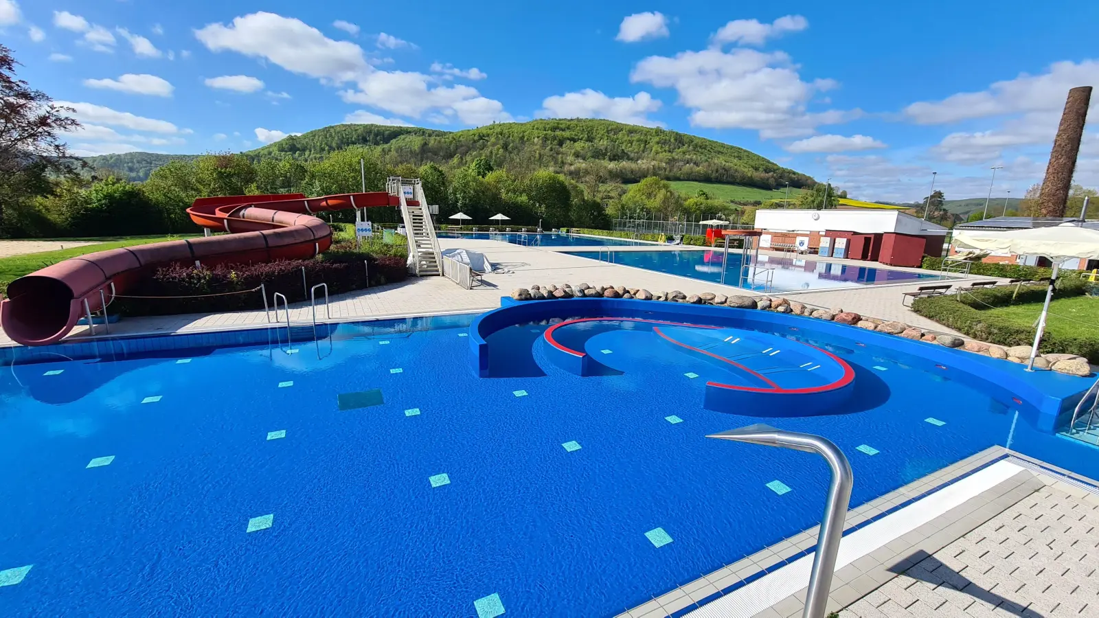 In der Beverunger Batze fand jetzt der Tag des deutschen Schwimmabzeichens statt. (Foto: Peter Vössing)