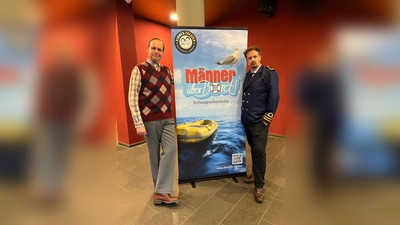 Stefan Marx und Simon Hillebrand (von links) in der Residenz Stadthalle Höxter (Foto: ZIMMER.THEATER)