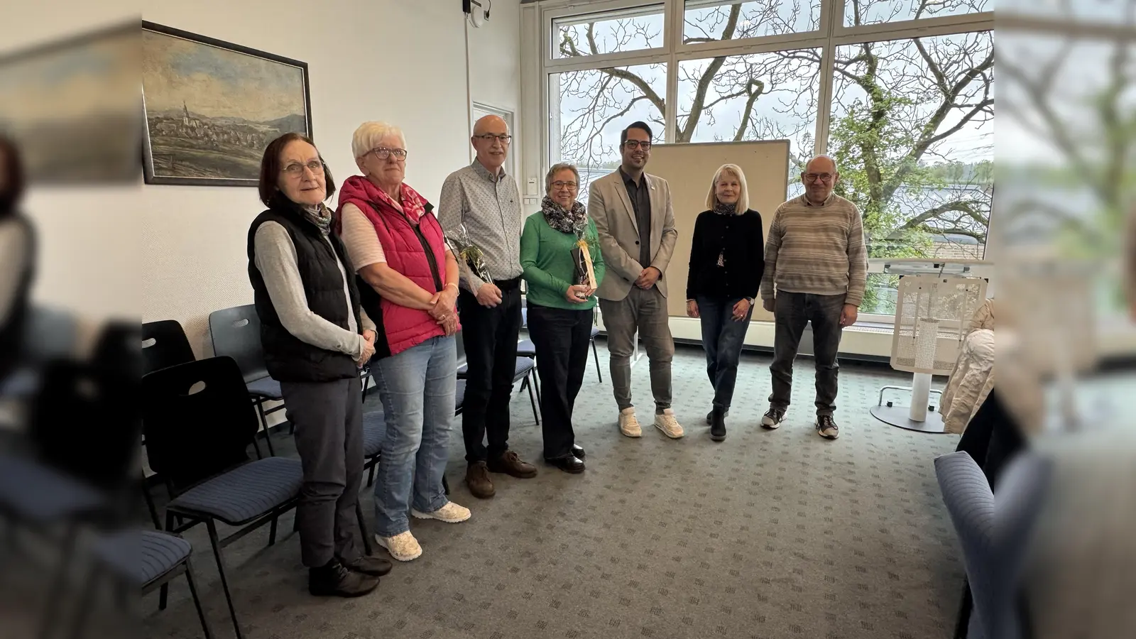 V.l.: Hilda Gaidzik, Maria Müller, Bruno Gröne, Waltraud Ahlemeyer, Bürgermeister Kai Schöttler, Anna Maria Rox und Aloys Mönks. (Foto: privat)