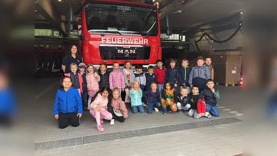 Die Kinder der Kita Kunterbunt besuchen die Feuerwehr. (Foto: privat)