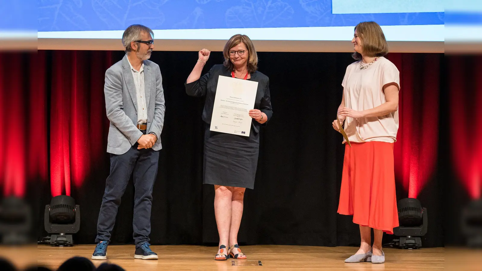 Barbara Richter, Geschäftsführerin des Sensoria – Haus der Düfte und Aromen, nahm die besondere Auszeichnung beim European Museum of the Year Award 2026 in Bilbao entgegen. (Foto: HODEI TORRES)