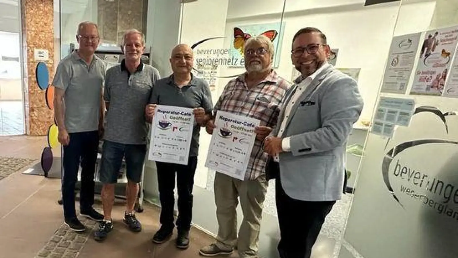(v.l.) Bürgermeister Hubertus Grimm, Josef Köhler, Nuri Sezer, Norbert Müller, Amr Akel (Vors. Beverunger Seniorennetz). (Foto: Seniorennetz Beverungen)