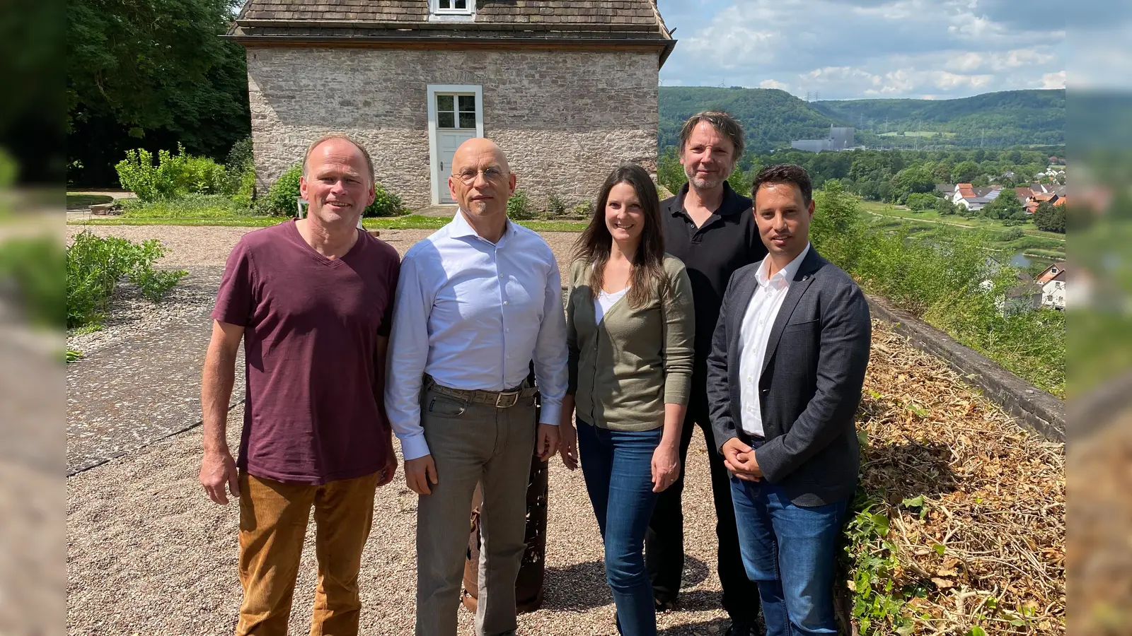 (v.l.) Hubertus Hartmann, Prof. Dr. Dr. Martin Hörning, Edith Götz, Heinrich Wenisch und MdL Oliver Ulloth.  (Foto: BI Lebenswertes Bördeland und Diemeltal)