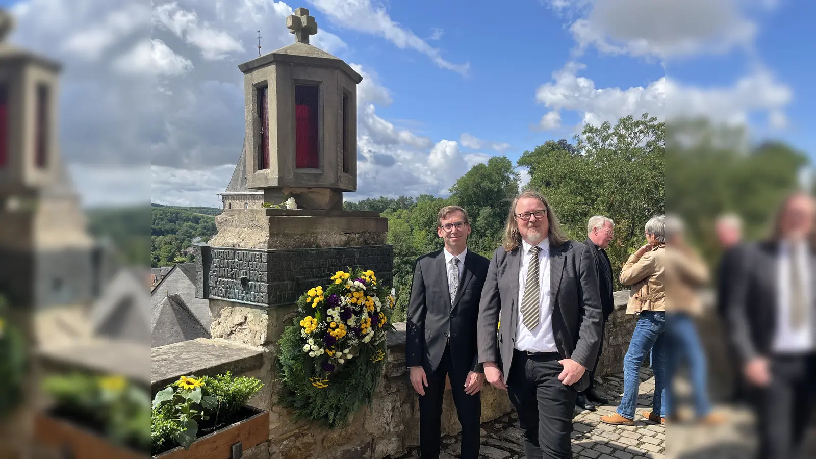 Bürgermeister Tobias Scherf (l.) und Schulleiter Frank Scholle.  (Foto: Julia Sürder)