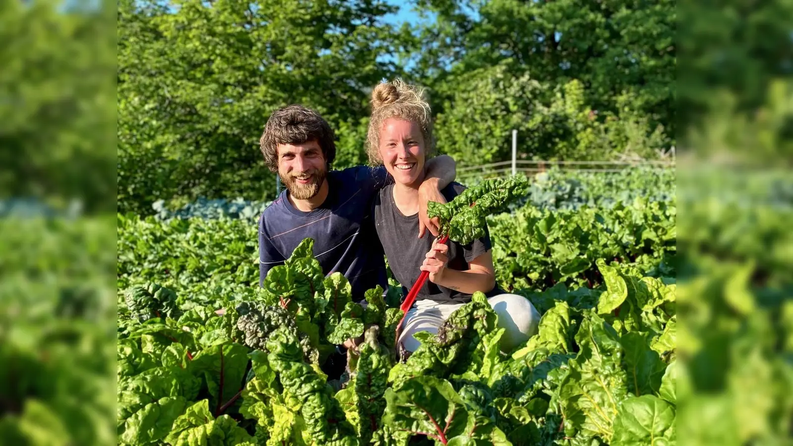 Helena Schmidt und Valentin Kunze bewirtschaften den Köhlingshof im zweiten Jahr nach den Prinzipien der regenerativen Landwirtschaft. (Foto: Köhlingshof)