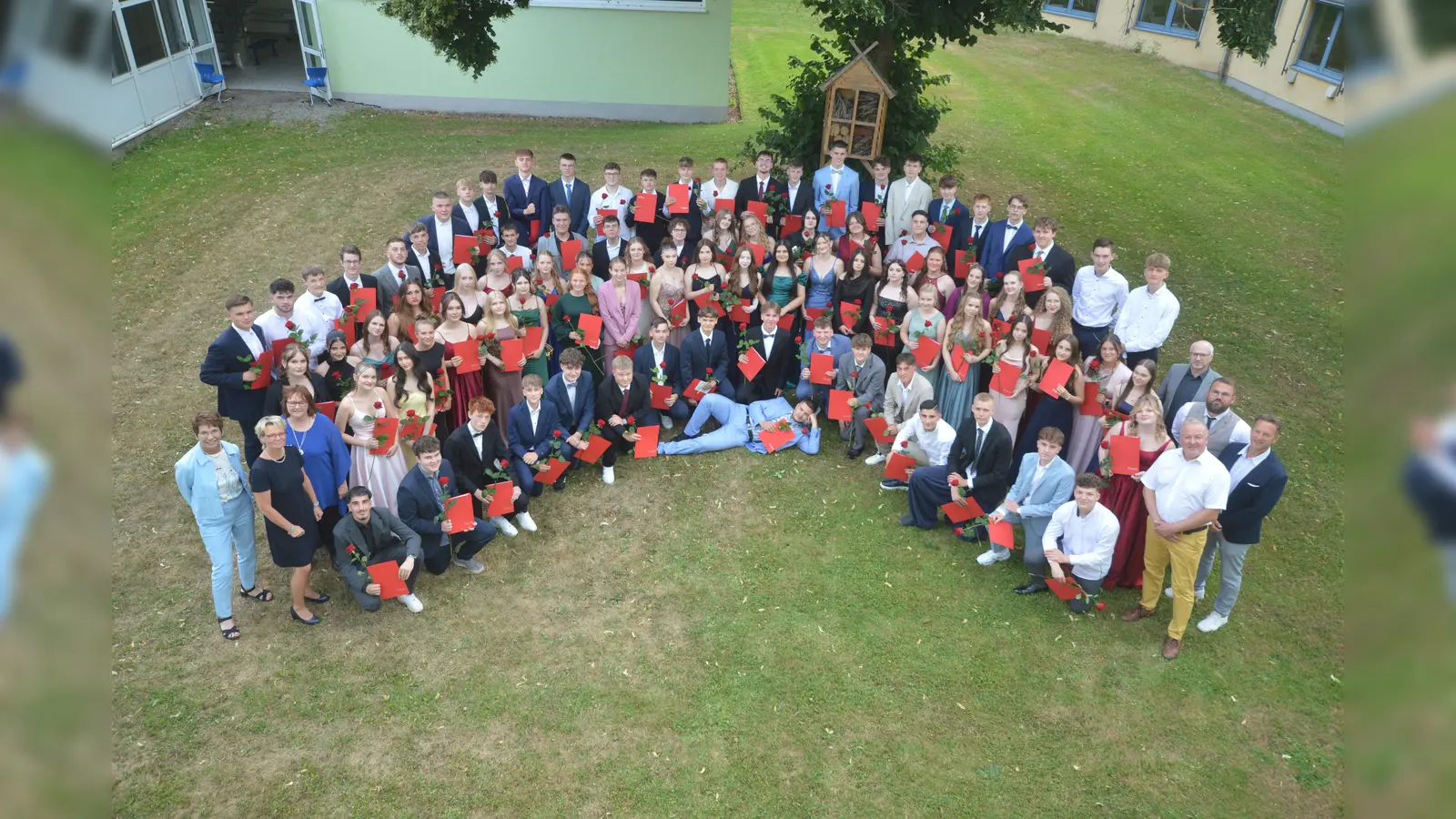 88 SchülerInnen der Realschule Steinheim erhalten ihre Abschlusszeugnisse. (Foto: privat)