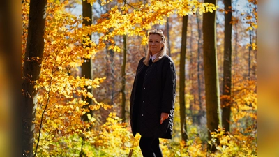 Klaudia Piechaczek an ihrem neuen Arbeitsplatz im AveNATURA-Friedhof am Holster Berg. (Foto: privat)