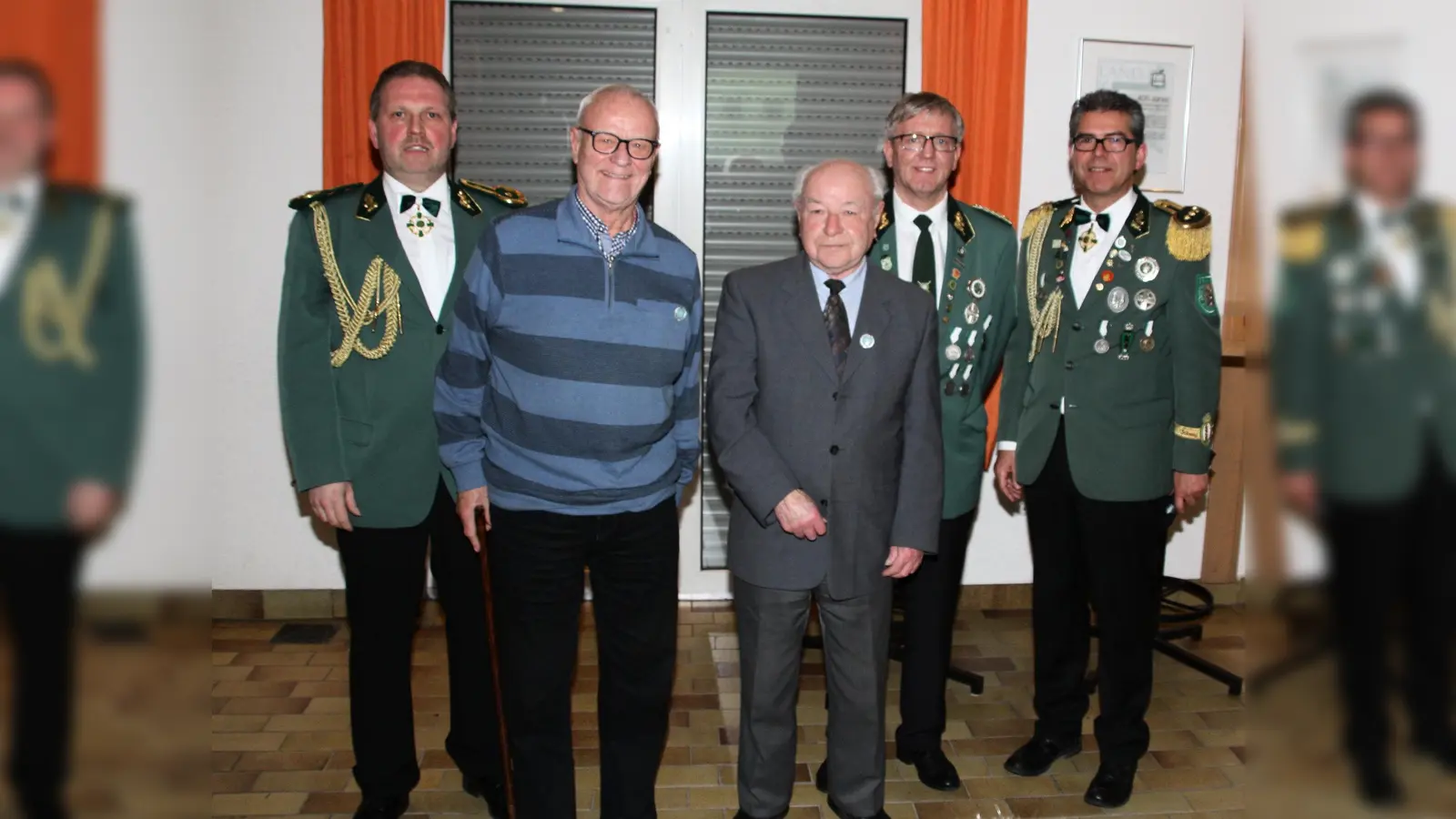 Jubilare 2018: (v.l.) Major Jörg Hartmann, Rolf Henne, Hermann Suermann, Dietmar Suermann und Oberst Matthias Sonntag. (Foto: Foto: privat)