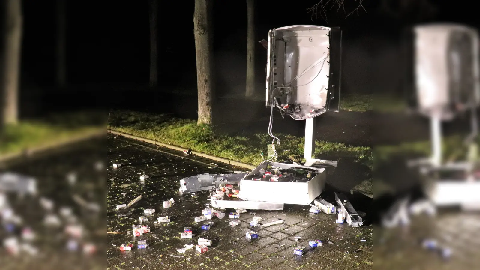 Der Automat wurde völlig zerstört. (Foto: Polizei Kreis Höxter)
