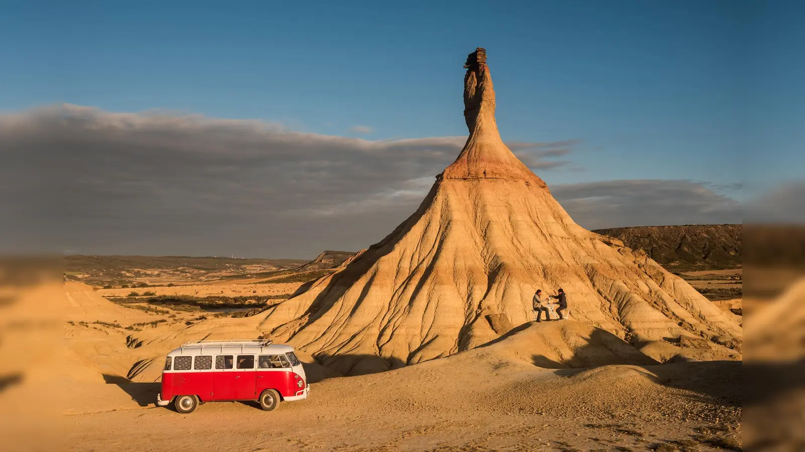 Auf Bulli-Abenteuer in Bardenas Reales, Spanien. (Foto: Peter Gebhard)