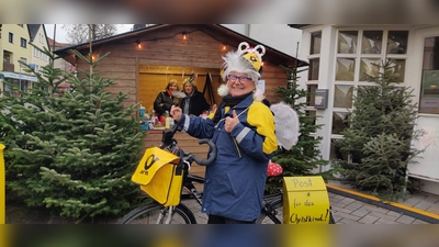 Der himmlische Postbote nimmt Wunschzettel entgegen. (Foto: privat)