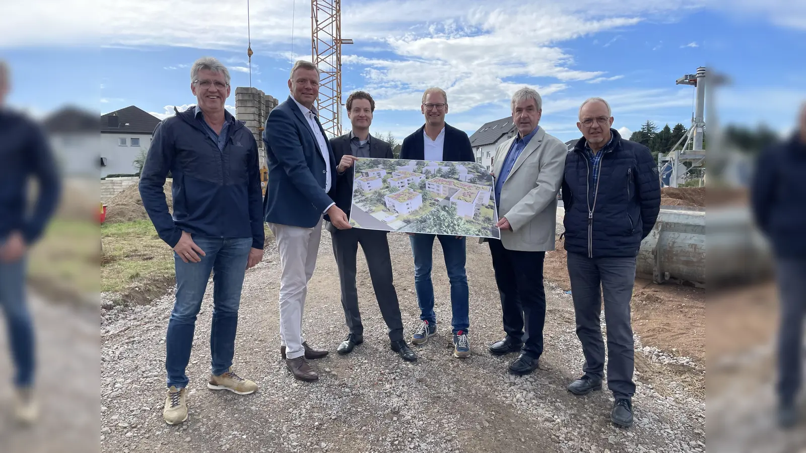 Präsentieren das Projekt (v.l.): Auf dem Foto (von links): Franz-Josef Sentler (Bauamt Stadt Brakel), Matthias Goeken (Mitglied des Landtages), Jerome Major (Geschäftsführer Lebenshilfe Brakel), Tobias Nolte (Geschäftsführer Allerkamp-Lücking), Bürgermeister Herrmann Temme und Johannes Groppe (Fachbereichsleiter Bauamt). (Foto: privat)