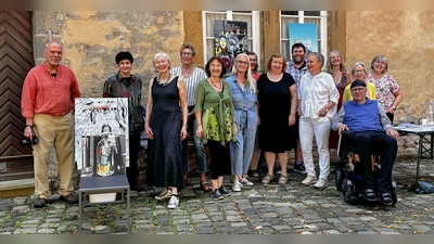 Beim Malen rund um die Burg treffen sich Künstler und Kunstinteressierte. (Foto: privat)
