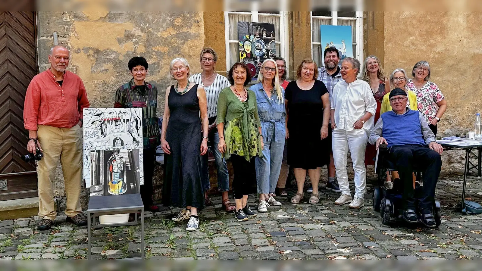 Beim Malen rund um die Burg treffen sich Künstler und Kunstinteressierte. (Foto: privat)