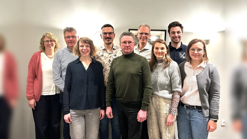 Der neue Vorstand mit dem alten Vorsitzenden.  (Foto:  Musikverein)