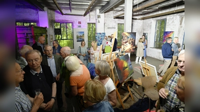 Besucher in der Ausstellung. (Foto: Andreas Krukemeyer)