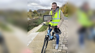 Derr Kreis Höxter erstellt ein Konzept, das alle Bürgerinnen und Bürger mit ihren Ideen mitgestalten können. Die nächste Gelegenheit dazu bietet sich am 22. November bei einer digitalen Bürgerveranstaltung, auf der die bisherigen Ergebnisse vorgestellt werden. Diese sind über das ganze Kreisgebiet verteilt, wie Oliver Henneke zeigt. (Foto: Kreis Höxter)