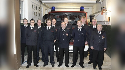 Geehrte und Beförderte. (Foto: Foto: Michel Wäsche, Feuerwehr Beverungen)