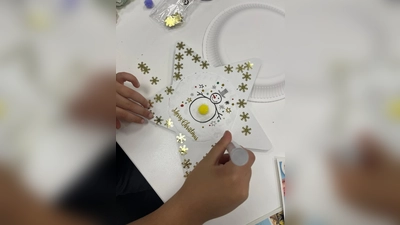 Kleine Kunstwerke vom Bastelnachmittag des Projektes „Balu und Du“. (Foto: KVHS)