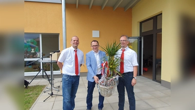 Vorsitzender Michael Sewe, Schatzmeister Christoph Scholz und Bürgermeister Lars Obermann (Foto: Stadt Immenhausen)
