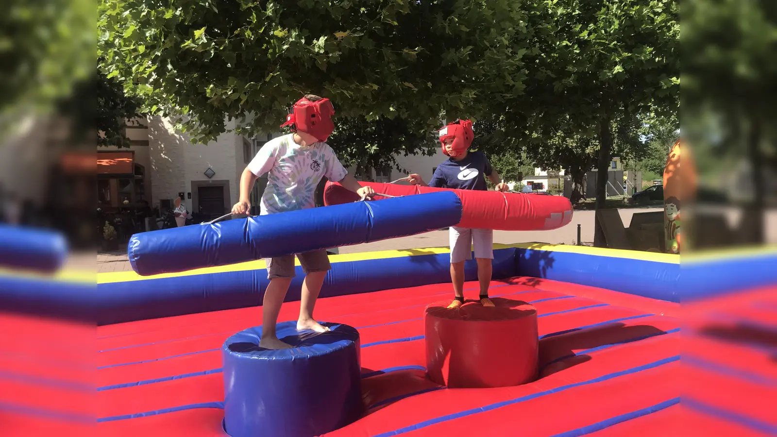 Der American Gladiator ist ein Riesenspaß für Groß und Klein! (Foto: Projekt Begegnung )