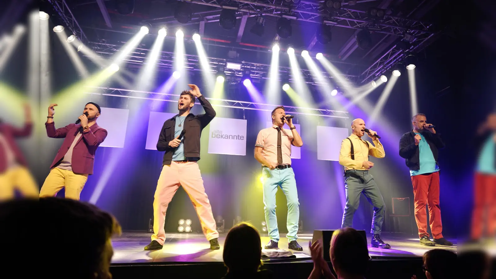 Die Nachfolge-Formation der Wise Guys begeistert das Publikum auch ohne Instrumente. (Foto: Ingo Wolfgarten)