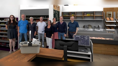 Innenansicht des Dorfladen Amelunxen nach den geplanten Umbauarbeiten. Dorfladen-Team, von Links: Julia Heße, Sven Mindermann, Cornelia Moers-Mindermann, Michael Knaup, Antje Kayser, Stefanie und Chris Höttemann, Frank Hadwiger. (Foto: Foto: Foto-Montage: Frank Hadwiger)