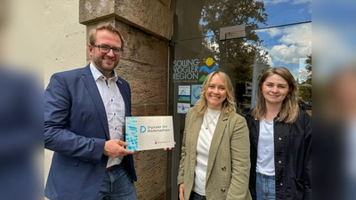 V.l.: Manuel Liebig (Geschäftsführer), Mareike Landgrebe (Digitales Marketing) und Christina Felde (Buchungszentrale). (Foto: CCBY-SVR)
