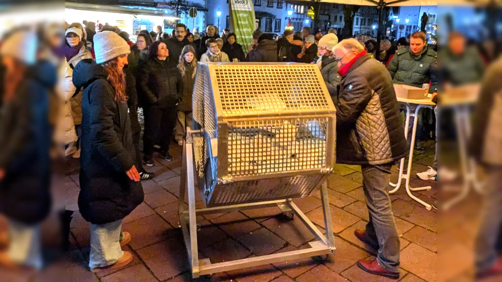 Das Verlosungsteam von Beverungen Marketing freut sich darauf, die diesjährigen Gewinnerinnen und Gewinner zu verkünden. (Foto: Beverungen Marketing)