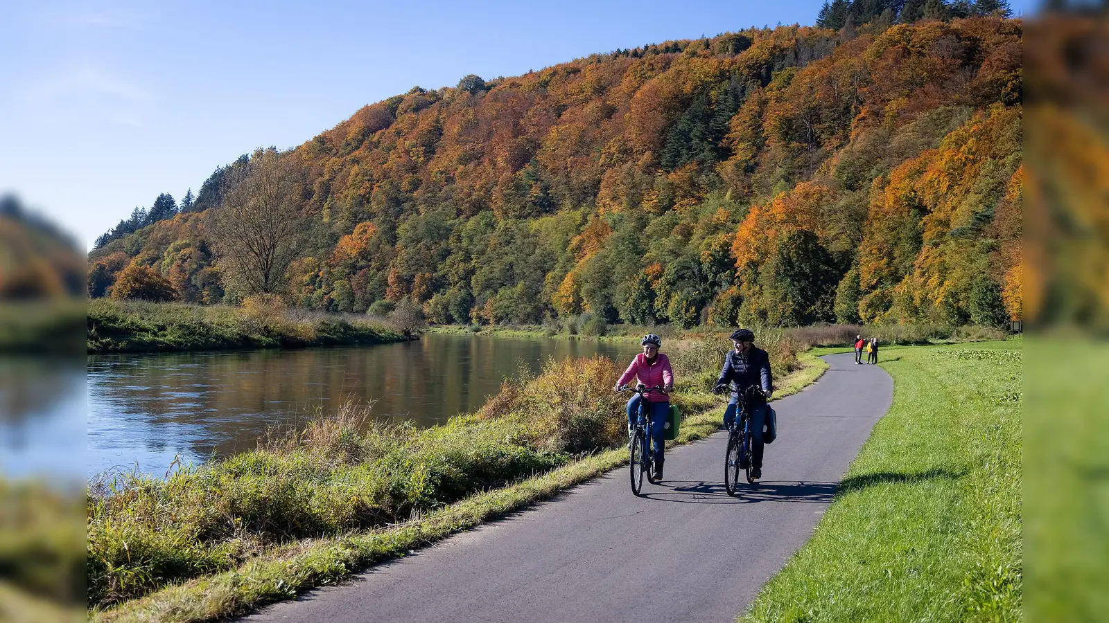Radfahrer auf dem Weser-Radweg in Bodenfelde. (Foto: SVR_KoernerPaeslack)
