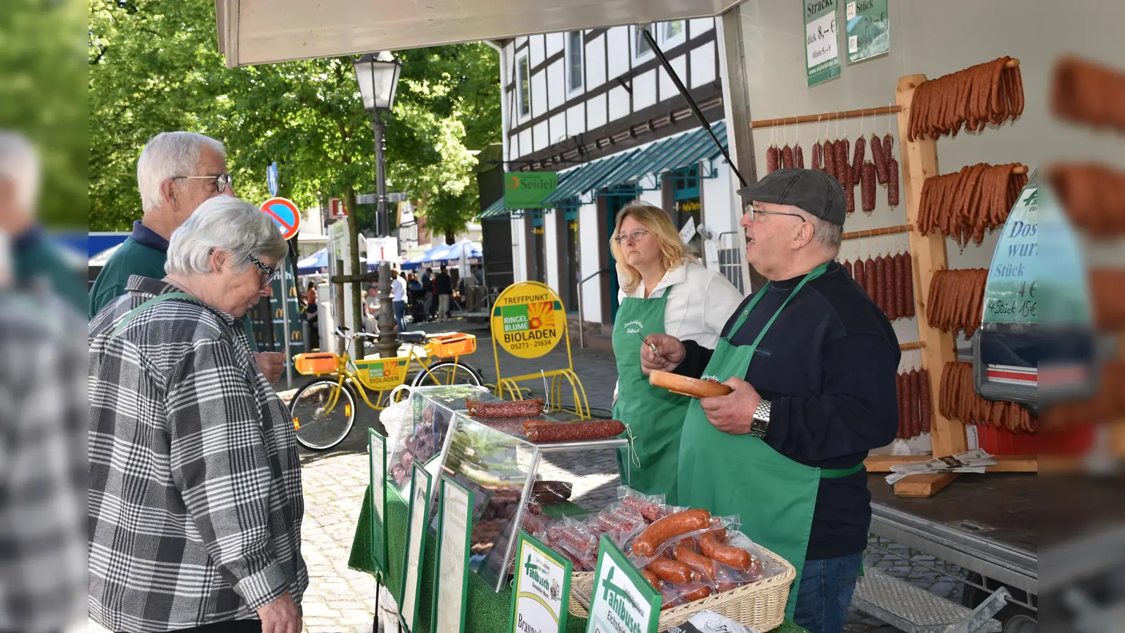 Wurststand beim Blütenfest 2025<br> (Foto: Barbara Siebrecht)