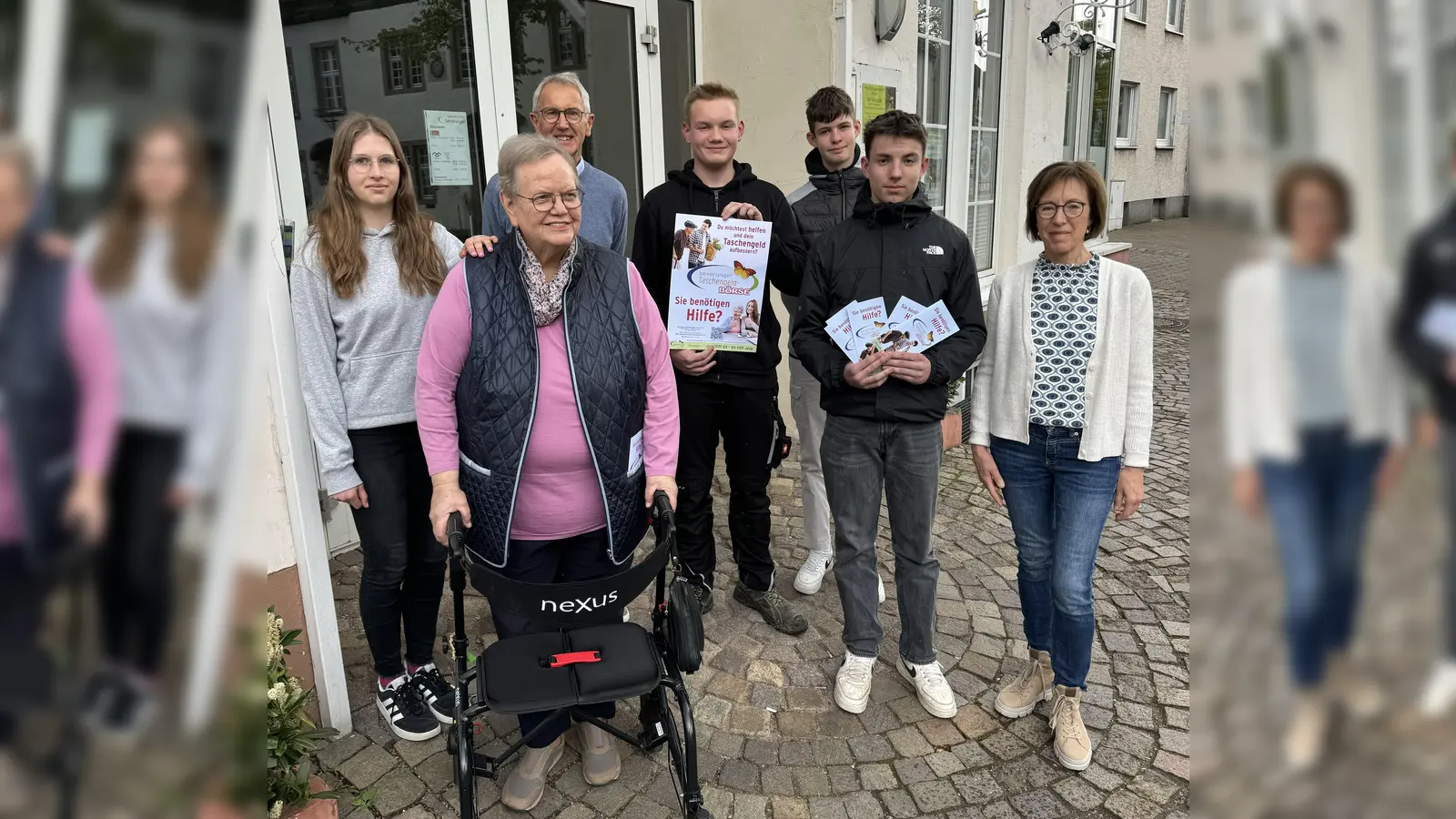 Werben für die Taschengeldbörse (v.l.): Hannah, Heribert Finke, Gisela Spieker, Philipp, Lennart, Mika und Juliana Finke. (Foto: privat)