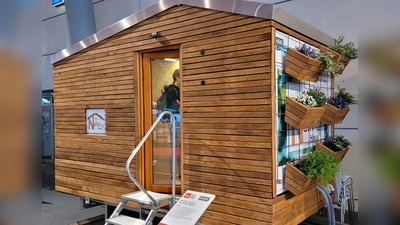 Auf der Landesgartenschau zeigt die HAWK das „NativPlus“-Modellhaus – ein Wohnhauskonzept, das aus natürlichen und nachhaltigen Materialien besteht und über zusätzliche energieeffiziente Technologien verfügt. (Foto: HAWK)