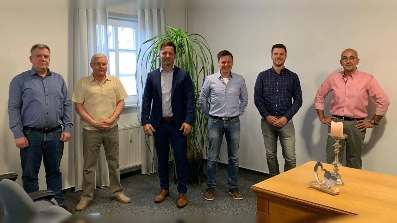 (v.l.) Torsten Lachmann (Bauverwaltung), Detlef Schumann (Allgemeiner Vertreter des SGBgm.), Tino Wenkel (Samtgemeindebürgermeister), Philip Becker (FG-Leiter), Falko Otte (Finanzverwaltung) und Ralph Heinemeier ( Fachgebiet Ordnung). (Foto: Foto: Samtgemeinde Boffzen)