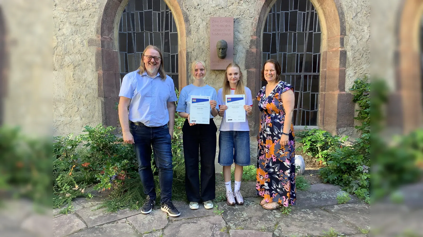V.l.: Frank Scholle, Salome Maier, Charlotte Menne, Alexendar Dittmeier (Relilehrkraft und aus tiefster Überzeugung tatkräftige Unterstützerin des Projekts. (Foto: privat)