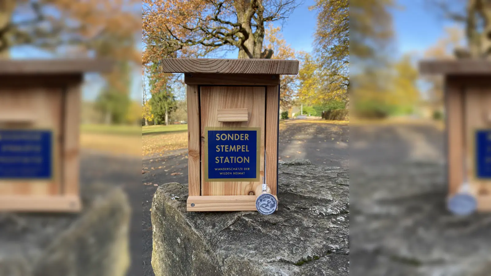 Stempelspaß im Weserbergland: Nur wer wandert, bekommt den Wanderschatz – der Sonderstempelkasten im Einsatz. (Foto: SVR)
