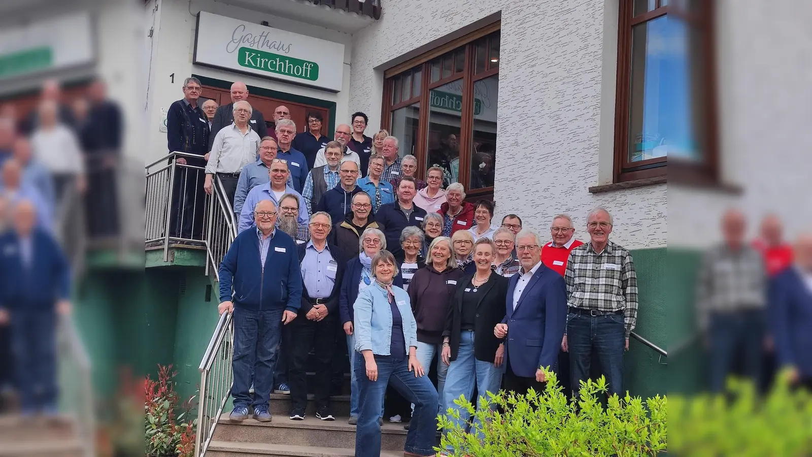Gelungenes Treffen: Unter der Leitung des Kreisvorsitzenden Gerhard Handermann (vordere Reihe, rechts) fand der Austausch zwischen den Ortsvorsitzenden in herzlicher und konstruktiver Atmosphäre statt. (Foto: VdK)