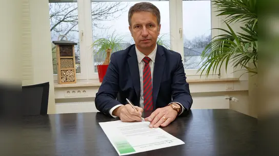 Mit einem Brief wendet sich Landrat Michael Stickeln an den NRW-Ministerpräsidenten Hendrik Wüst. (Foto: Kreis Höxter)
